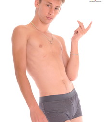 shirtless boys 5be1e2eb96ae4.jpg