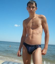 shirtless boys 5be1e38a466e3.jpg
