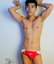 shirtless boys 5be1e4951d52e.jpg