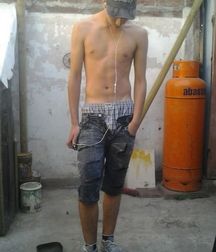 shirtless boys 5be1e4e36439b.jpg