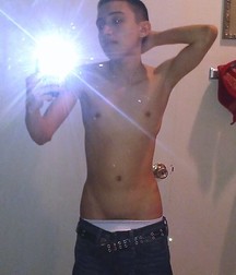 shirtless boys 5be1e50a13cae.jpg