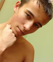 hottie 5be1fabfc8c74.jpg