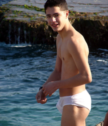 shirtless boys 5be2e8ee668b5.jpg