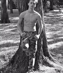 shirtless boys 5be5b55d53c92.jpg