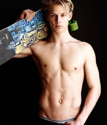 shirtless boys 5be5b57ea0c00.jpg