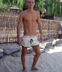 shirtless boys 5be6b0b7c3364.jpg