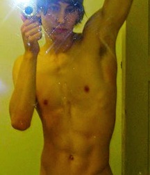 shirtless boys 5be6b11bf194a.jpg