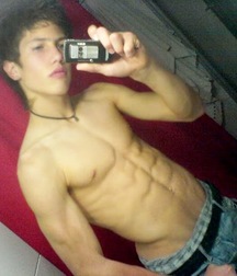 shirtless boys 5be6b14db0a41.jpg