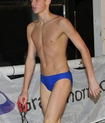 shirtless boys 5be6b1d23ce27.jpg