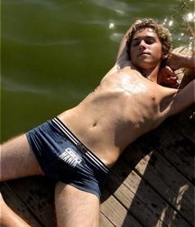 shirtless boys 5be6b36d01c8a.jpg