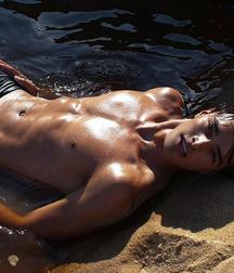 shirtless boys 5be6b3fbadcb9.jpg
