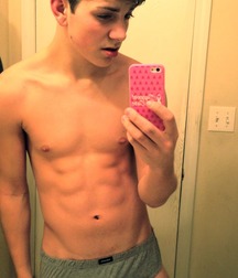 shirtless boys 5be80364a22d1.jpg