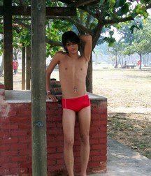 shirtless boys 5be805a05d4aa.jpg