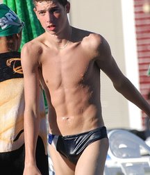 shirtless boys 5be80610ae603.jpg