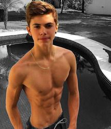 Hunks 5be887039c983.jpg