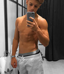 Hunks 5be88729ec5fc.jpg