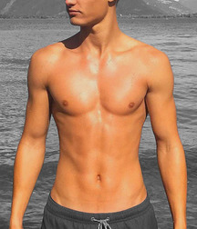 Hunks 5be887a810f0c.jpg