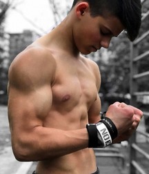 Hunks 5be8896270aca.jpg