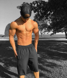 Hunks 5be889a2ae155.jpg