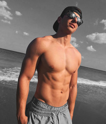 Hunks 5be88a1cbf518.jpg