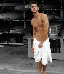 Hunks 5be88a5269ef1.jpg