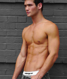 Hunks 5be88a6f0f0f5.jpg