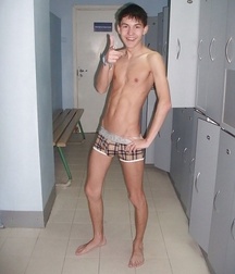 shirtless boys 5be9a627ca774.jpg