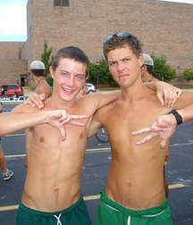 shirtless boys 5be9a64bc9ce6.jpg