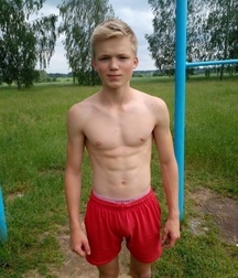 shirtless boys 5be9a6cacfbe0.jpg