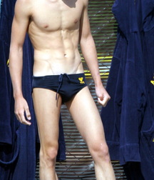 shirtless boys 5be9e391e4336.jpg