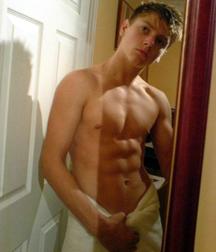 shirtless boys 5bec34b077d22.jpg