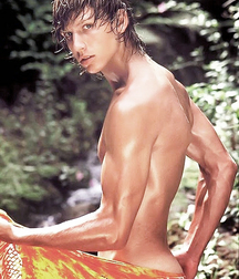 shirtless boys 5bed9a3fc6430.jpg