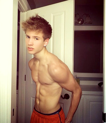 shirtless boys 5bed9b0fefbf3.jpg