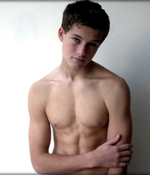 shirtless boys 5bed9d34c587a.jpg