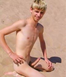 Boys with a boner 5beda0998cbb4.jpg