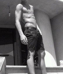 shirtless boys 5beefd3765b00.jpg