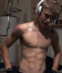 shirtless boys 5beefd3ec5156.jpg