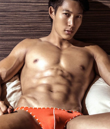 shirtless boys 5beefdd38b204.jpg