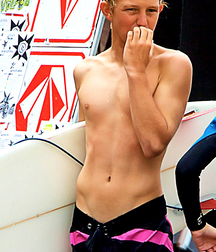 shirtless boys 5beefe7a938f4.jpg