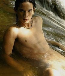 shirtless boys 5beefff62c8d1.jpg