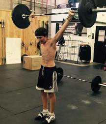 shirtless boys 5befda5e4c178.jpg
