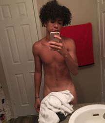 shirtless boys 5befdb32306be.jpg