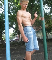 shirtless boys 5bf12bb5a64c7.jpg