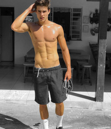 Hunks 5bf1c2ce1ae48.jpg