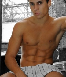Hunks 5bf1c3b99b26d.jpg