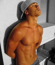 Hunks 5bf1c3cc0c50a.jpg