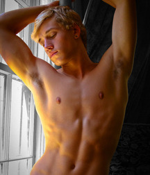 Hunks 5bf1c64fc0515.jpg