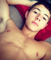 shirtless boys 5bf30be0ee649.jpg