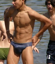 shirtless boys 5bf30c23a44e1.jpg