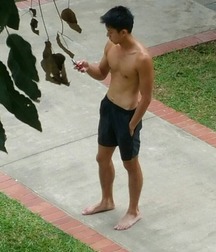 shirtless boys 5bf30db6cc2df.jpg